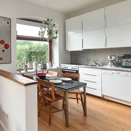 Kanalvilla - Urlaub Am Nord-ostseekanal - Zwei Im Angebot- Eine Im Dachgeschoss Und Eine Mit Garten