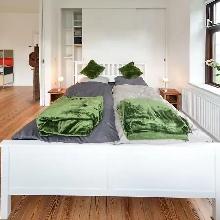 Kanalvilla - Urlaub Am Nord-ostseekanal - Zwei Im Angebot- Eine Im Dachgeschoss Und Eine Mit Garten