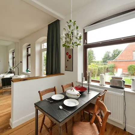 Kanalvilla - Urlaub Am Nord-ostseekanal - Zwei Im Angebot- Eine Im Dachgeschoss Und Eine Mit Garten Sehestedt