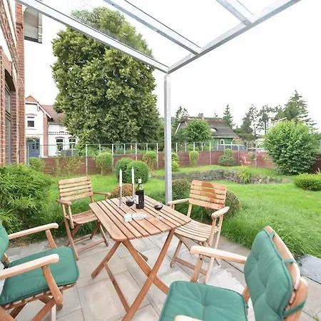 Kanalvilla: Canal-side With Garden Apartment