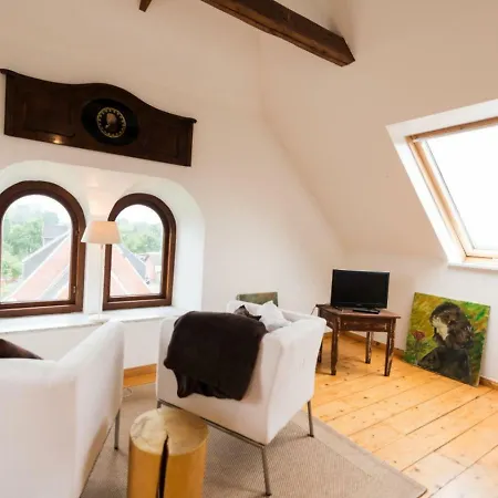 Kanalvilla - Urlaub Am Nord-ostseekanal - Zwei Im Angebot- Eine Im Dachgeschoss Und Eine Mit Garten Sehestedt