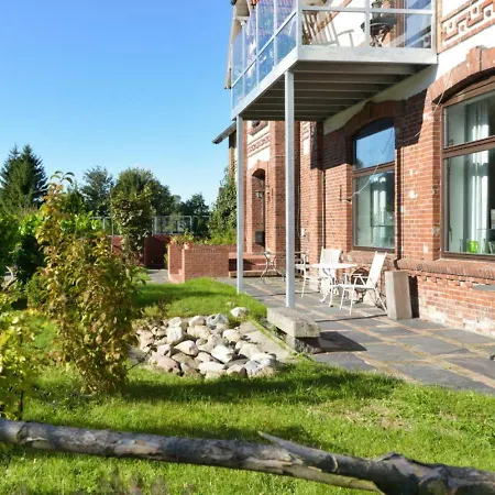 Apartment Kanalvilla: Canal-side With Garden *