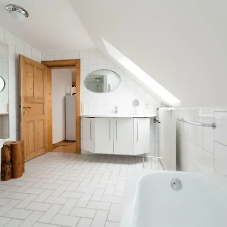 Kanalvilla - Urlaub Am Nord-ostseekanal - Zwei Im Angebot- Eine Im Dachgeschoss Und Eine Mit Garten * Sehestedt